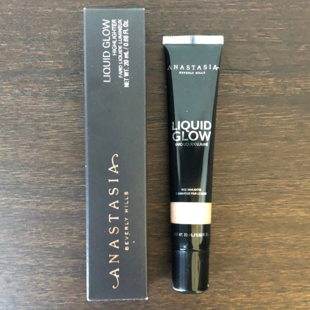 NWT Anastasia Liquid Glow